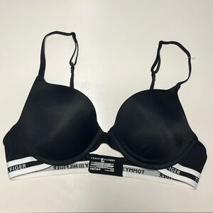 BRAND NEW Tommy Hilfiger push up bra, size 34c, in black. NWOT, never worn!